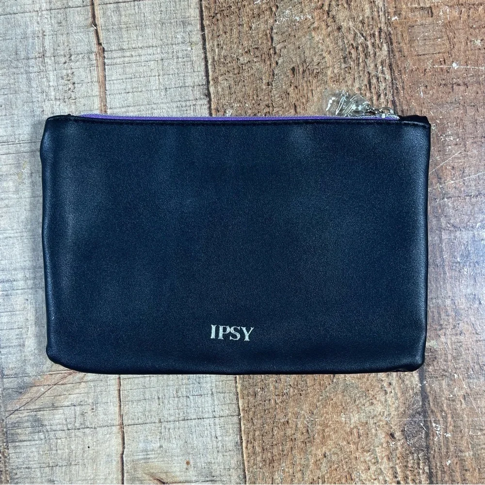 Ipsy Halloween Vampire Spider Web Velvet Bat Lips Spooky Makeup Bag Bundle
